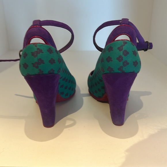 Marc Jacob’s, suede round toe, ankle strap wedged heel. - Picture 4 of 4